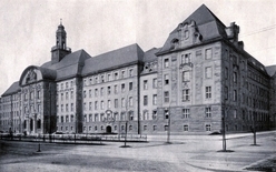 Landgerichtsgebäude im Jahre 1913